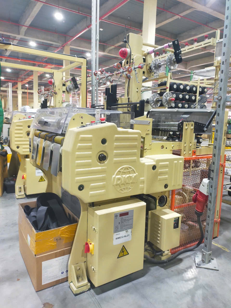 AUTOMATIC NEEDLE LOOM MACHINE