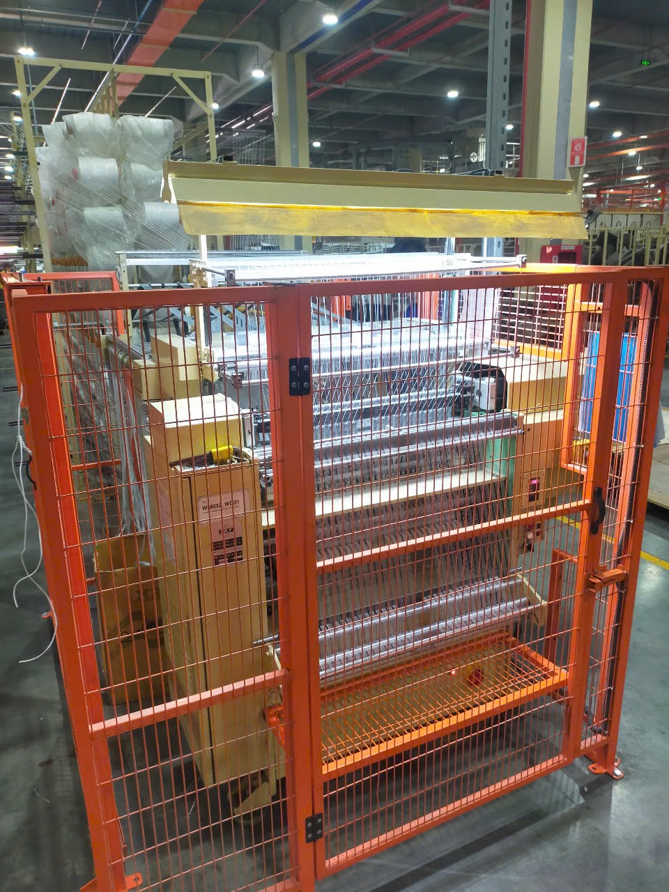 THE WEBBING WINDING MACHINE FOR ELASTIC WEBBING